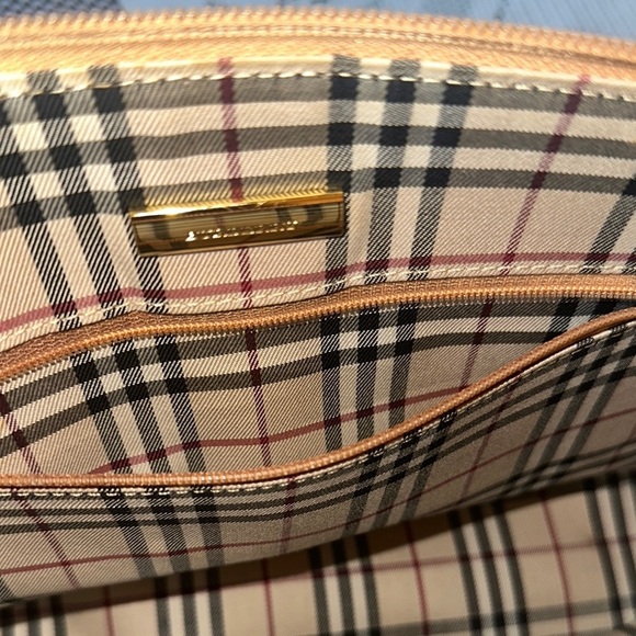 Elegant Tan Handbag - Picture 12 of 13